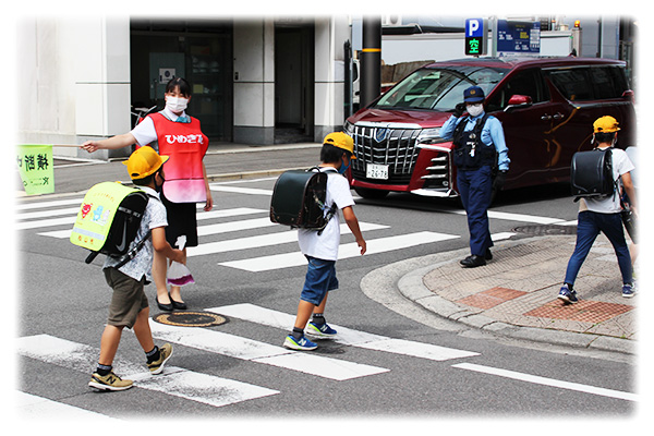 「児童生徒をまもり育てる日」へ参加します！　～まもるくんの銀行として児童の登下校の安全を見守ります～