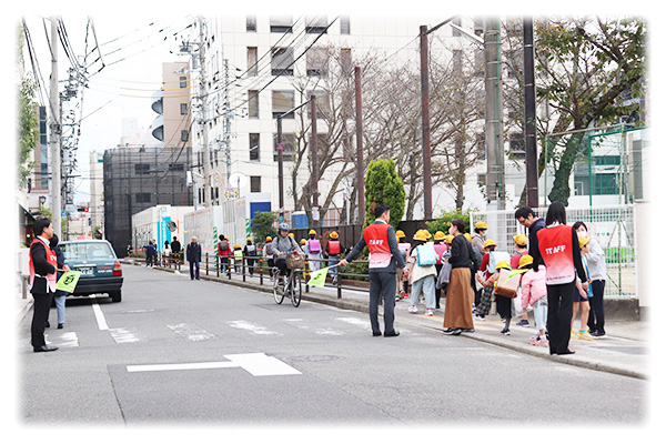 「児童生徒をまもり育てる日」へ参加します！　～まもるくんの銀行として児童の登下校の安全を見守ります～